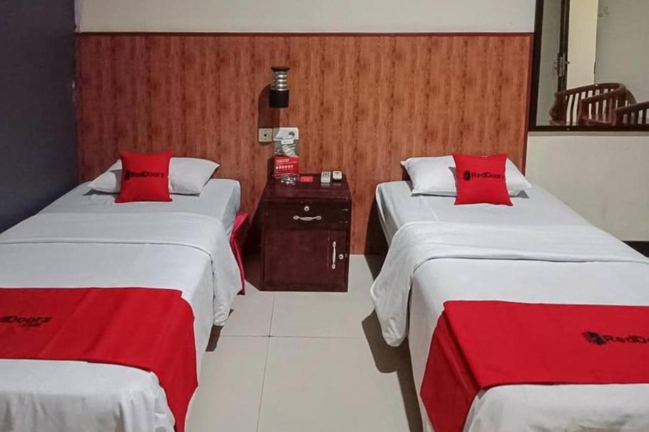 Reddoorz @ Sorong City Center Exterior photo